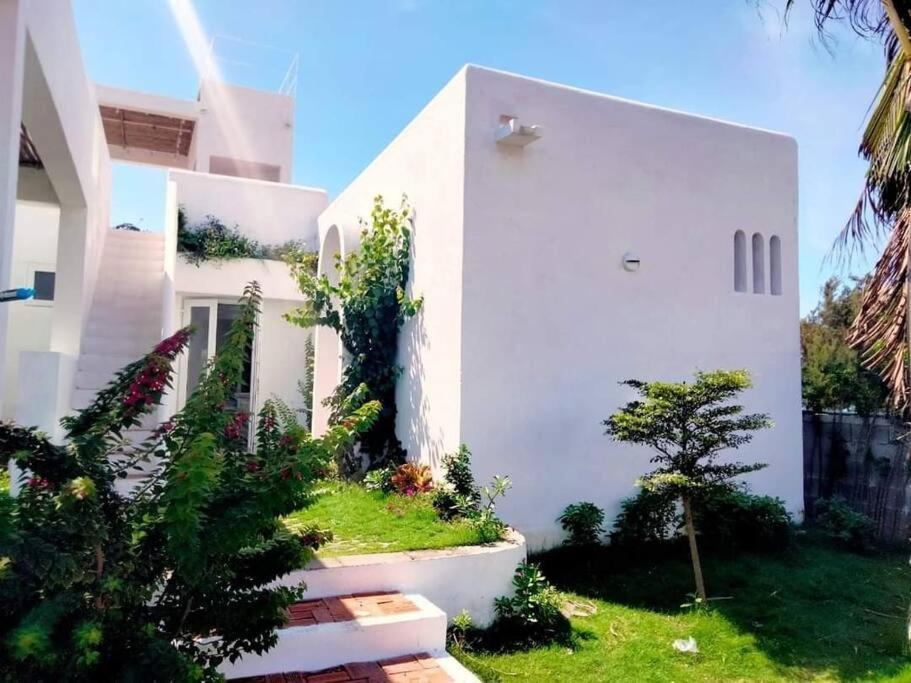 Ho Lan Retreat, Villa Mat Bien Danh Cho 8 Nguoi. Pho Tri 외부 사진